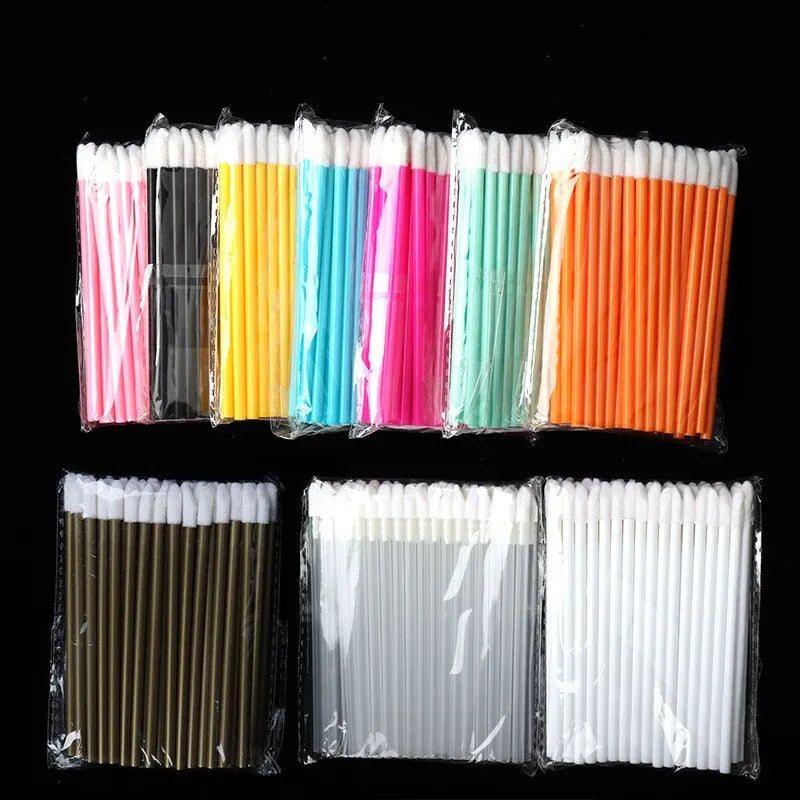 Set 3 brochas labiales retractiles con estuche